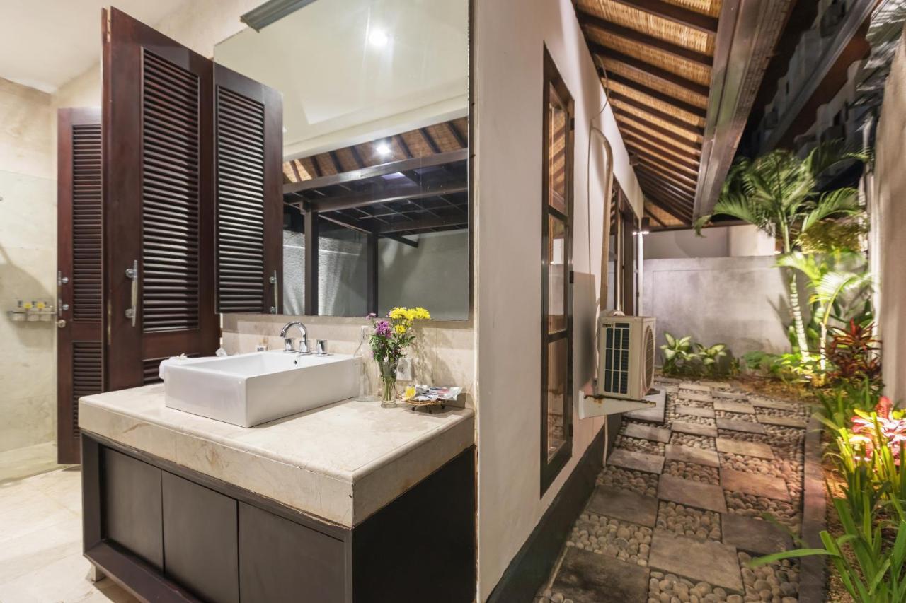 Villa Litera Seminyak Esterno foto